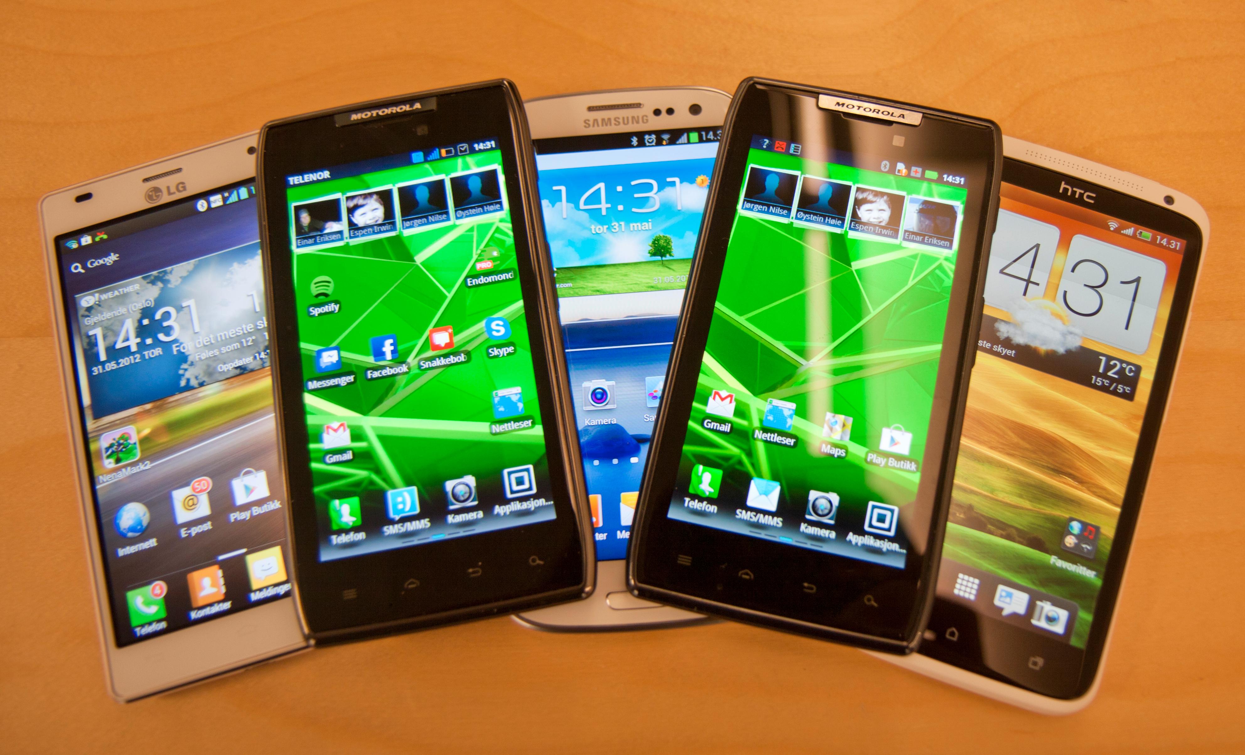 Det fins tre mobiler å velge i om du vil ha rå ytelse og det siste innen skjerm- og kamerateknologi. Vil du ha en vannavstøtende Android-telefon med gigantbatteri har du kun ett valg.