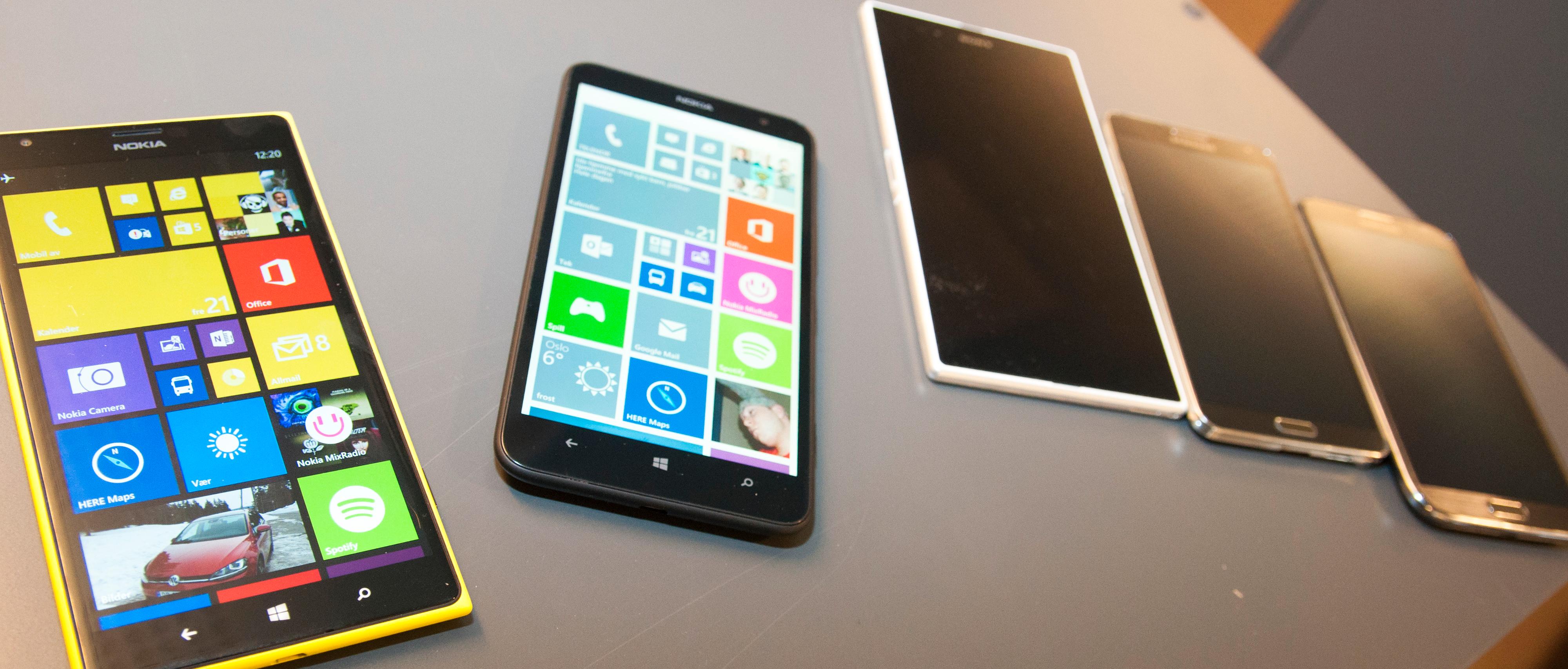 Det fins flere konkurrenter til Lumia 1320, men så godt som alle er dyrere. Fra venstre: Nokia Lumia 1320, Lumia 1520, Sony Xperia Z Ultra, Samsung Galaxy Note 3, og Galaxy Note 2.Foto: Finn Jarle Kvalheim, Amobil.no