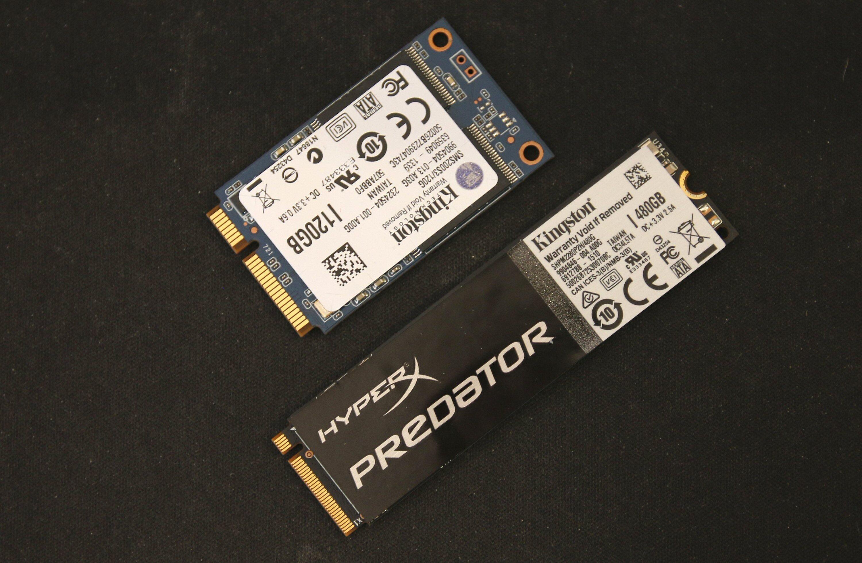 En mSATA SSD øverst, og M-nøklet (vi kommer til det) M.2-SSD under. Foto: Vegar Jansen, Tek.no