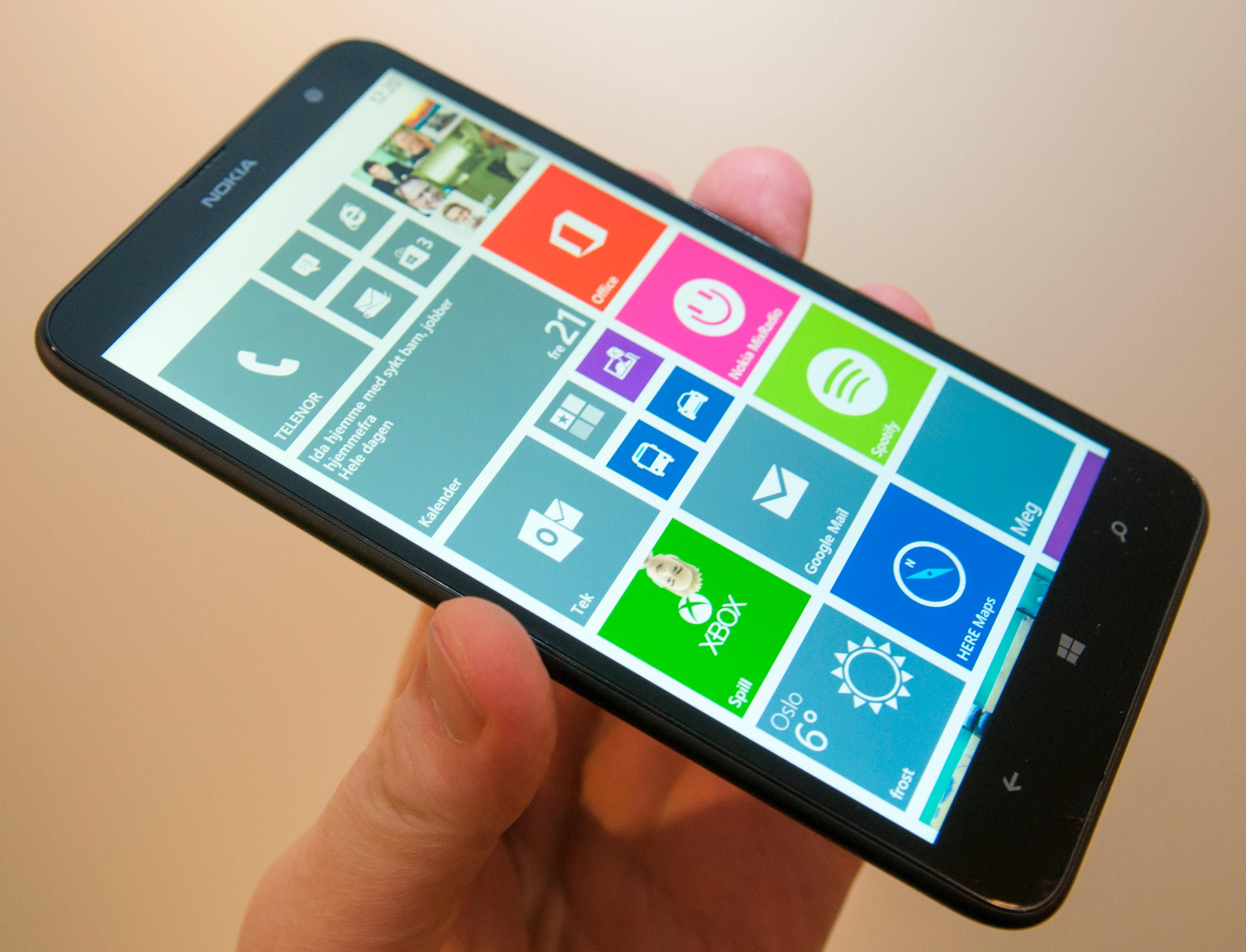Helt siden Microsoft lanserte Windows Phone har undertegnede likt designen godt. Det er så fargerikt og pent, at det tilfører litt utsmykking til telefoner som ellers ser litt kjedelige ut.Foto: Finn Jarle Kvalheim, Amobil.no