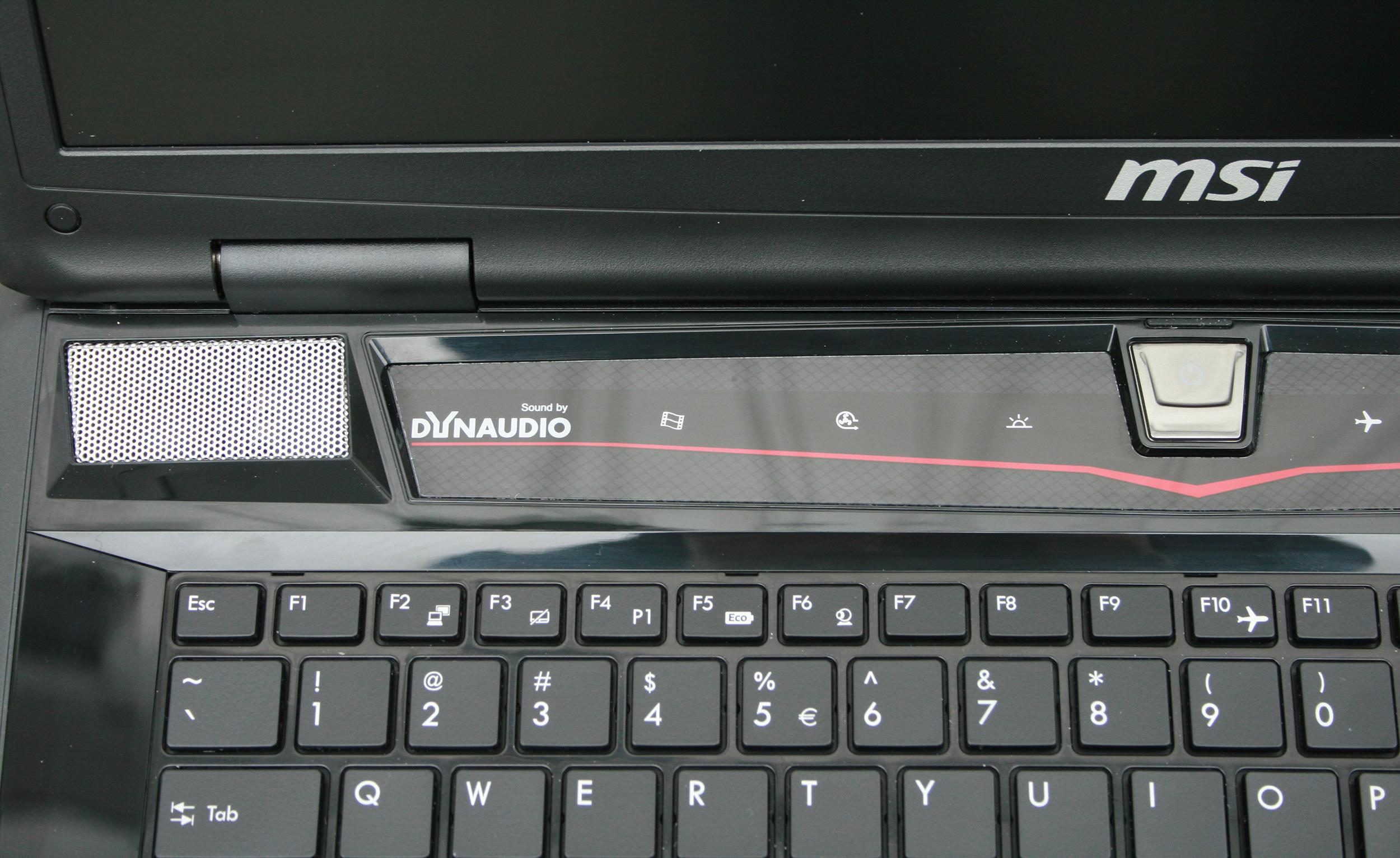 Høyttalerne er gode. Ved siden av ser vi tastaturets kontrollpanel, med berøringsfølsomme soner for å styre viften, aktivere flymodus eller endre farge på tastelyset.Foto: Anders Brattensborg Smedsrud, Hardware.no