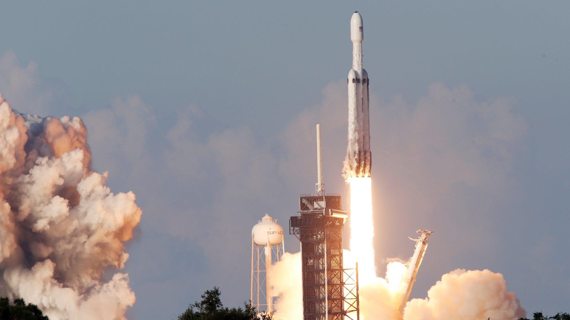 Vellykket Falcon Heavy-oppskyting