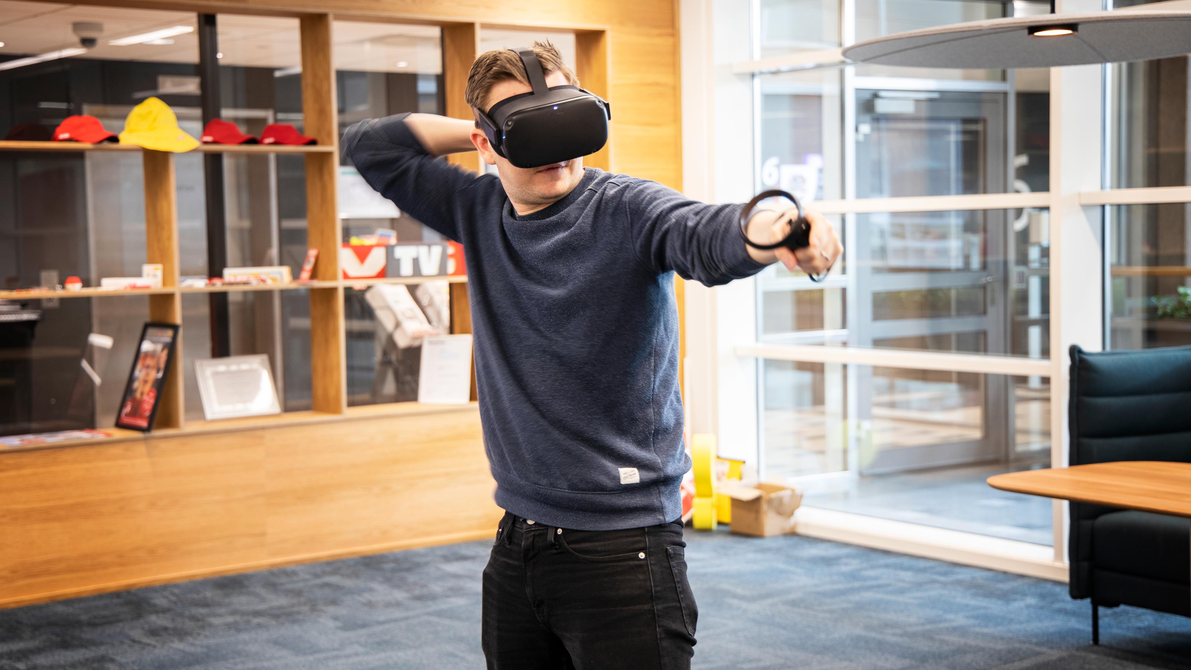 Oculus Quest har frem til nå lent seg på håndkontrollere for å spore bevegelsene dine. 