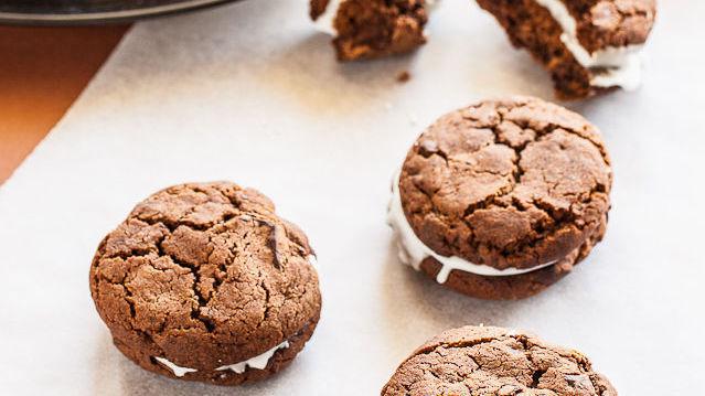 SUPERGODT: Cookies er et perfekt alternativ til de syv slag og annen litt mer tradisjonell bakst. Men de er ekstra gøy å lage når du leker med smak og konsistens. Foto:Deliciouseveryday.com
