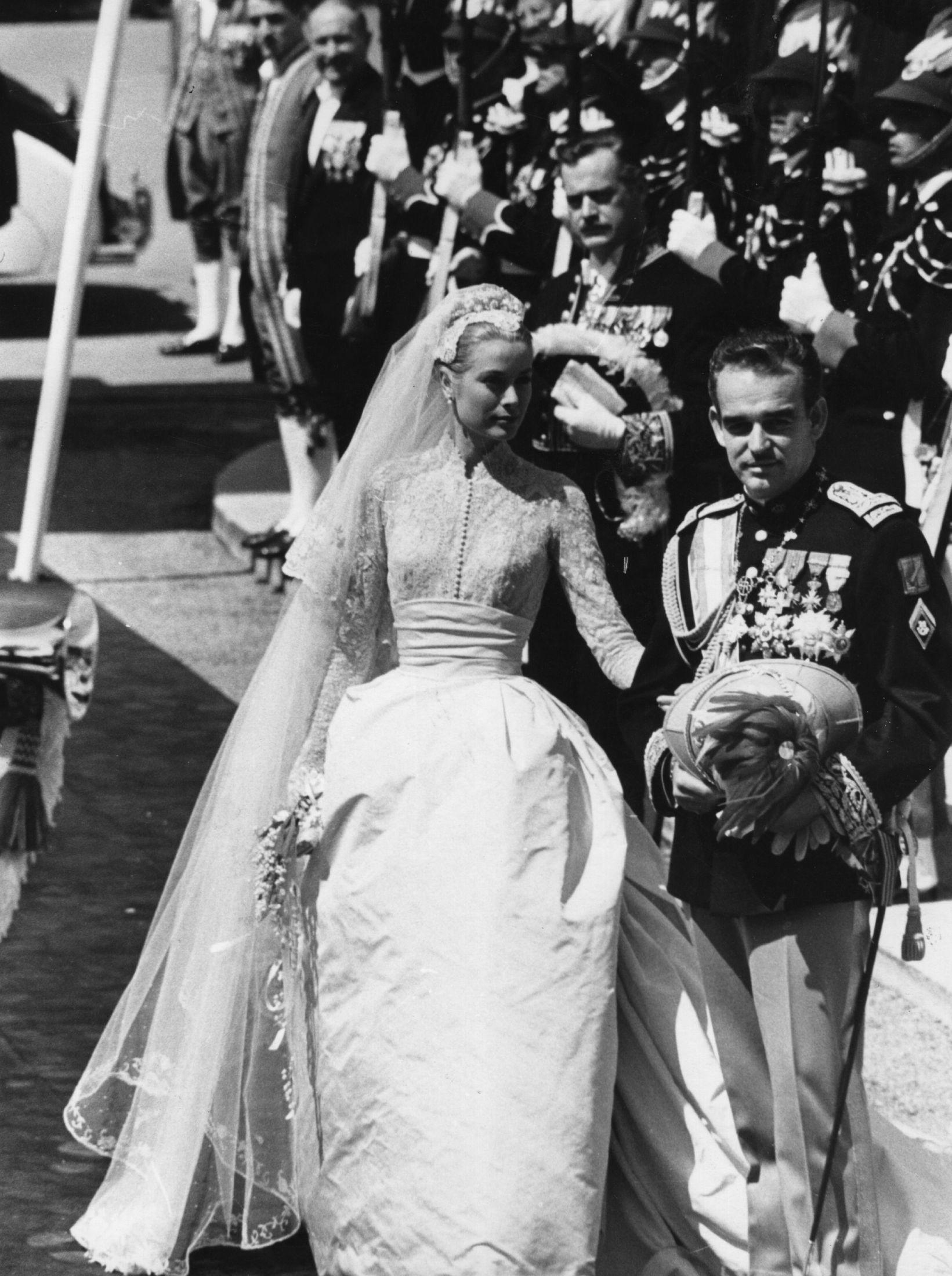 ORIGINALEN: Den amerikanske skuespilleren Grace Kelly (Prinsesse Grace) hadde en av tidenes mest ikoniske brudekjoler. Foto: Getty Images.