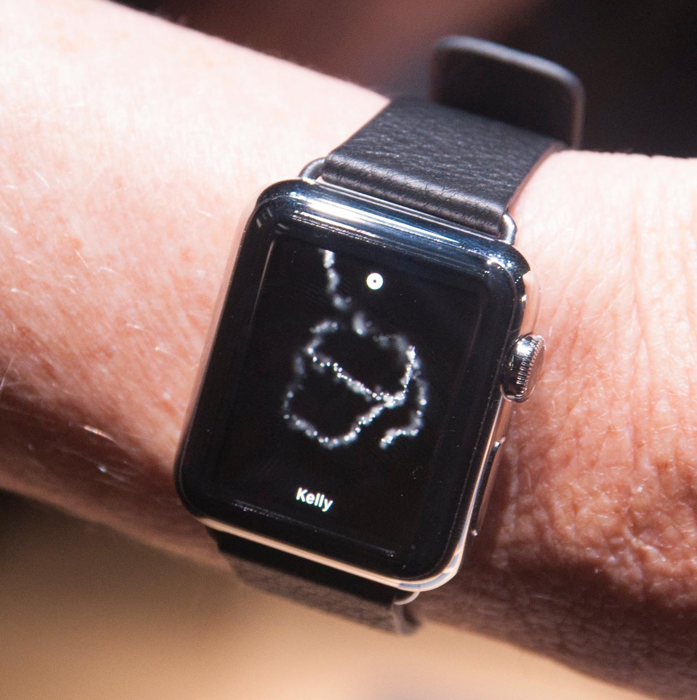Du kan sende enkle bildemeldinger med Apple Watch. Her forsøkte vår hjelper å tegne en kaffekopp.Foto: Finn Jarle Kvalheim, Amobil.no