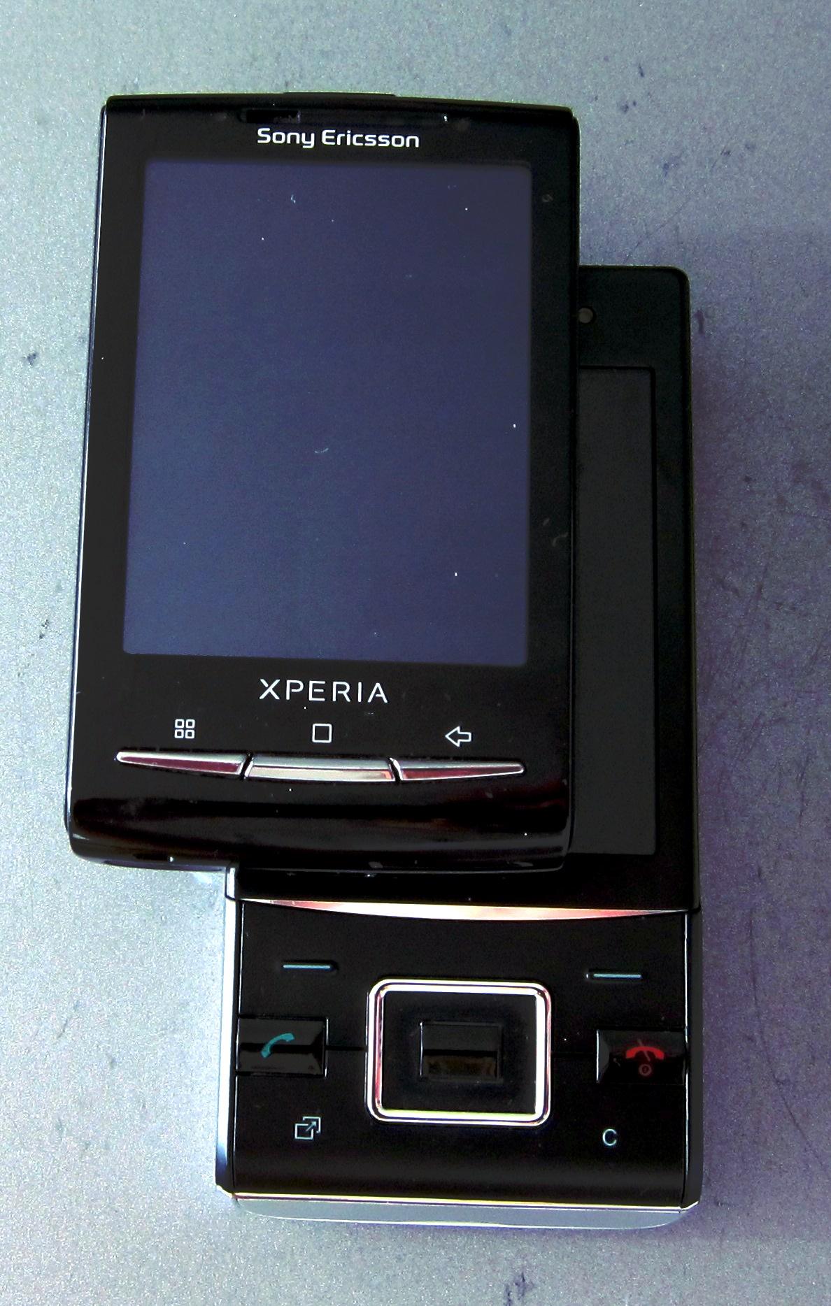 Hazel sammenlignet med Xperia X10 Mini.