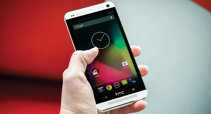 Egne Google-versjoner av flaggskipene HTC One og Samsung Galaxy S4 er lansert. Disse vil komme med Android 4.3.Foto: HTC