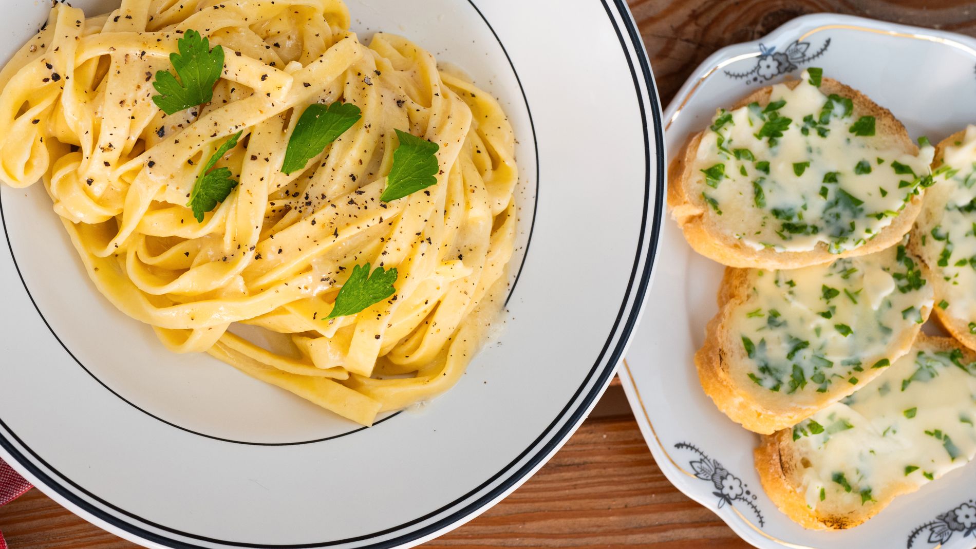 Pasta Alfredo – enkel pastarätt med smör och ost