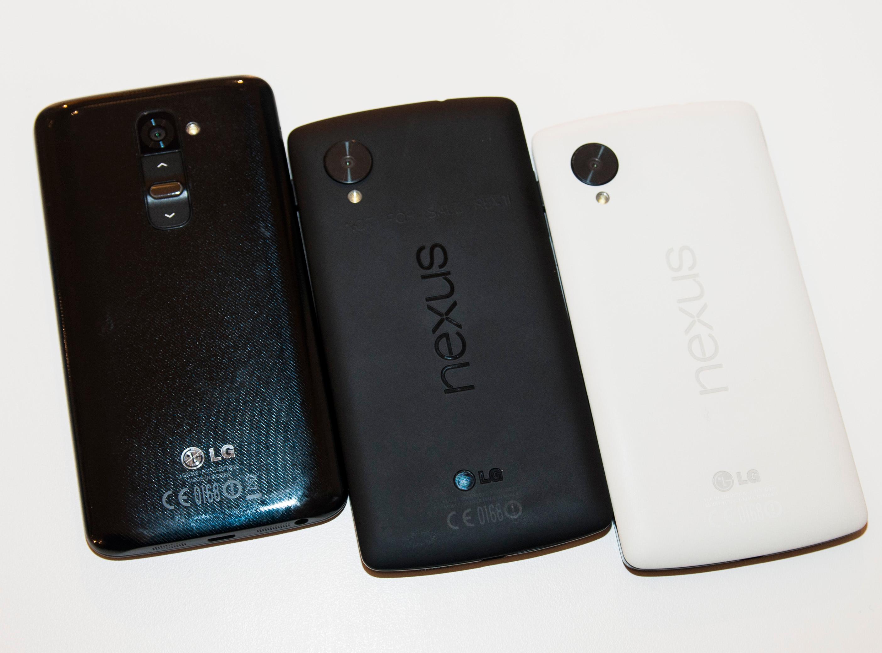 De nye ryktene hevder at Nexus 6 vil ha mye til felles med LGs kommende toppmodell, G3. Akkurat slik dagens Nexus 5 har mye til felles med G2 (til venstre i bildet).Foto: Finn Jarle Kvalheim, Amobil.no