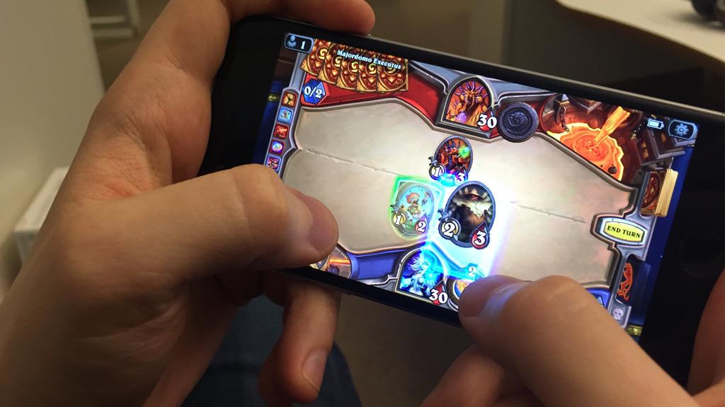 Nå kan du endelig spille Hearthstone på mobilen