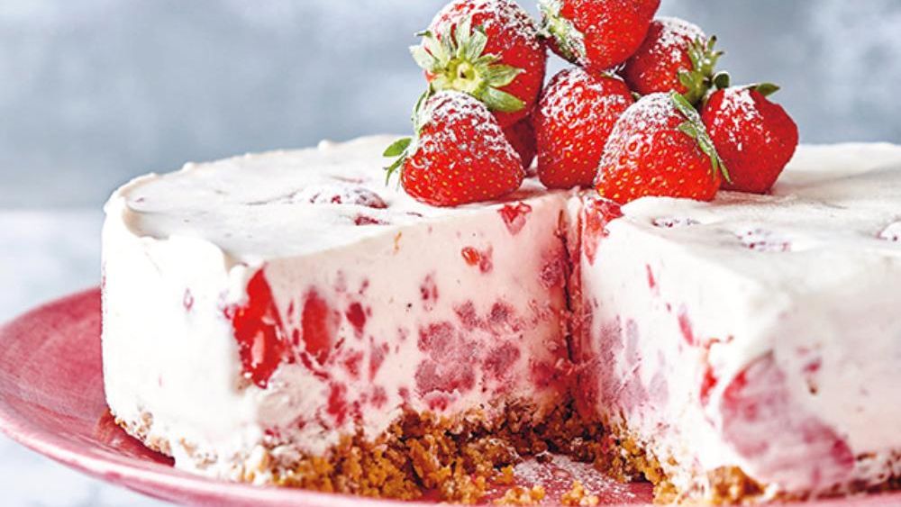 Snabb cheesecake med jordgubbar