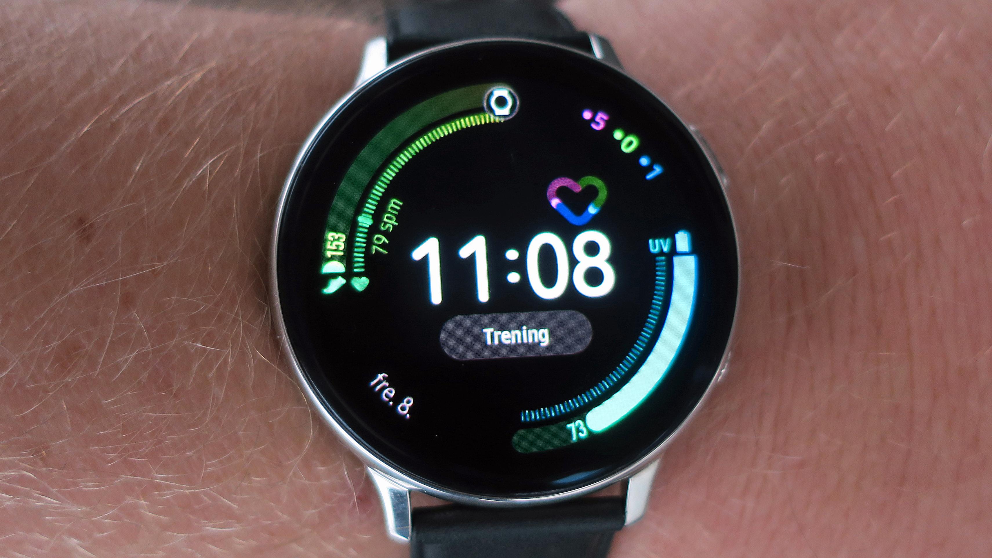 Samsungs nyeste smartklokke minner mye om en vanlig klokke i utformingen. 