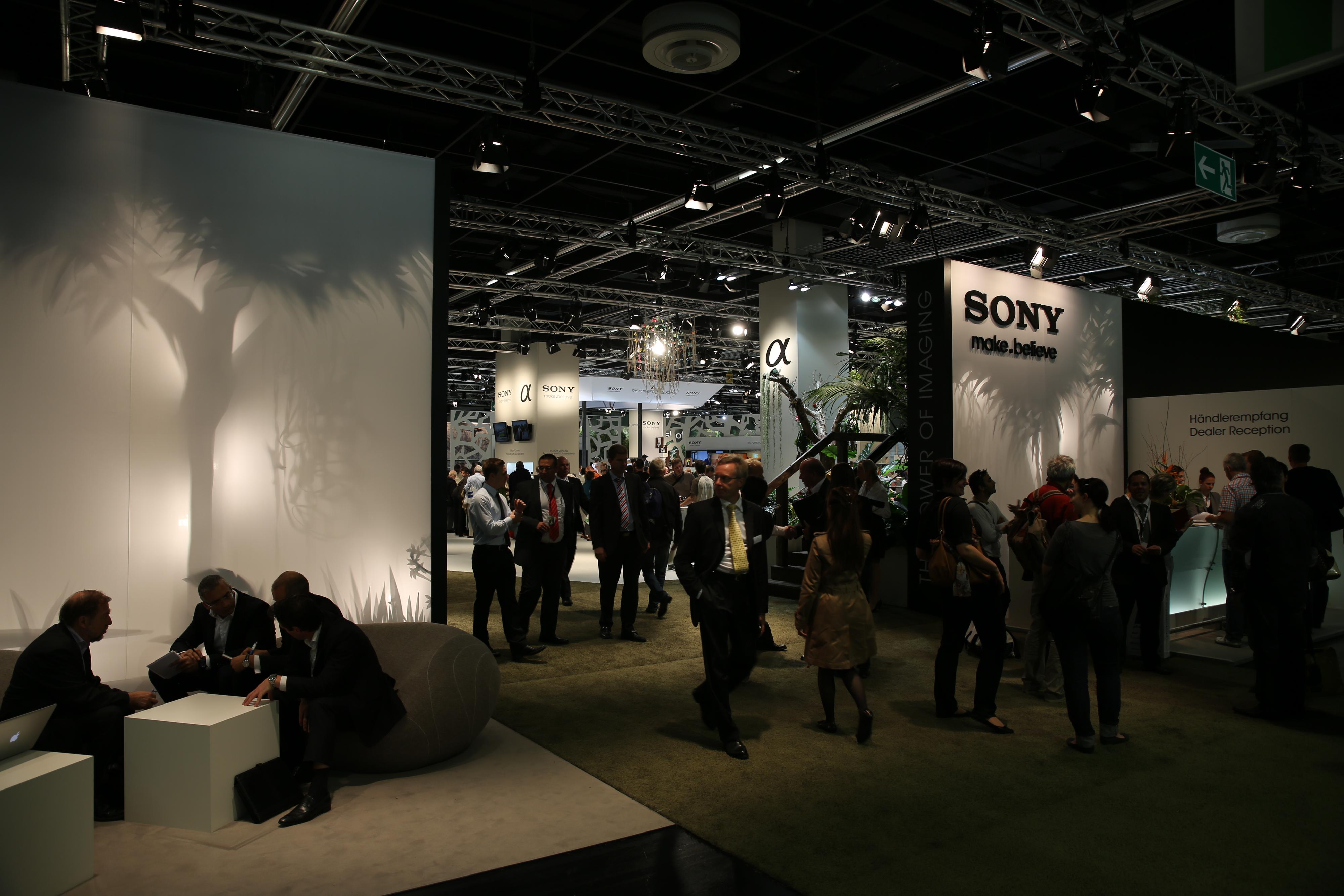 Sony hadde også en kjempestand...Foto: Are Thunes Samsonsen