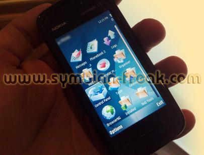 Menyene har mange likhetstrekk med dagens smarttelefoner fra Nokia. Klikk for større bilde.