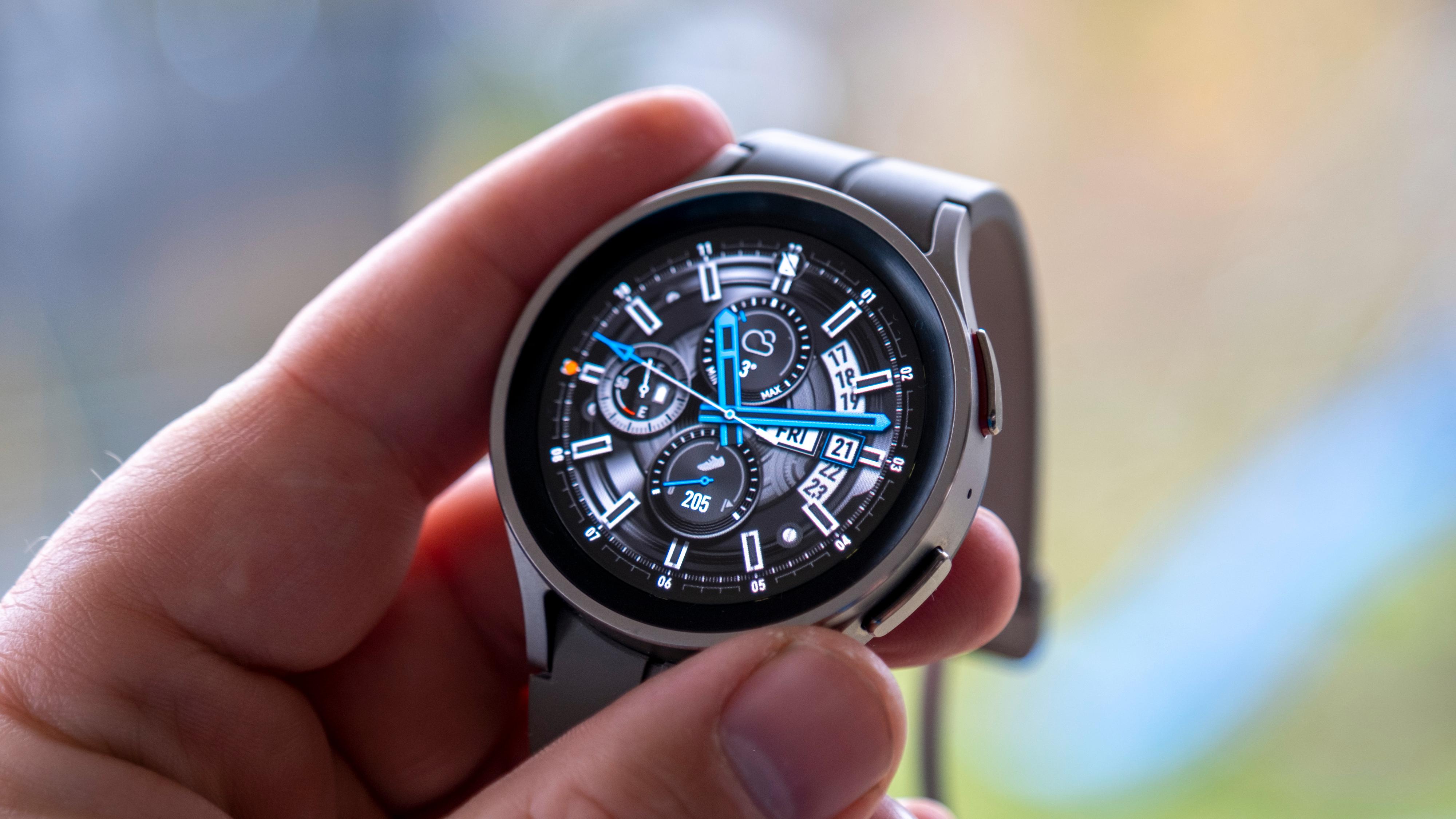 Funksjonsringen er tatt vekk på årets Galaxy Watch 5 Pro-modell. 