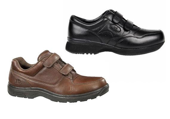 LANGT FRA LEKKERT: Sko med borrelås passer bedre på barn enn voksne menn. Brune sko fra Dunham. Sorte sko fra Propét. Foto: Produsentene