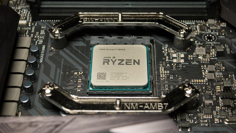 AMD er allerede klare med Ryzen 2 når Intel kommer på banen med sin 9. generasjon Core i-serie. Bilde: Anders Brattensborg Smedsrud, Tek.no