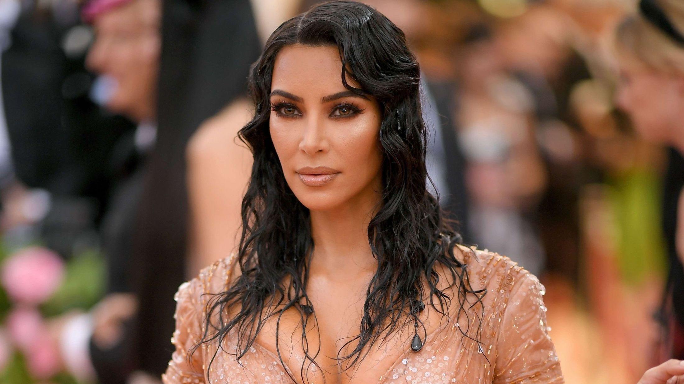 GÅR NYE VEIER: Kim Kardashian West lanserer merket Kimono. Her fra Met-gallaen i mai. Foto: AFP