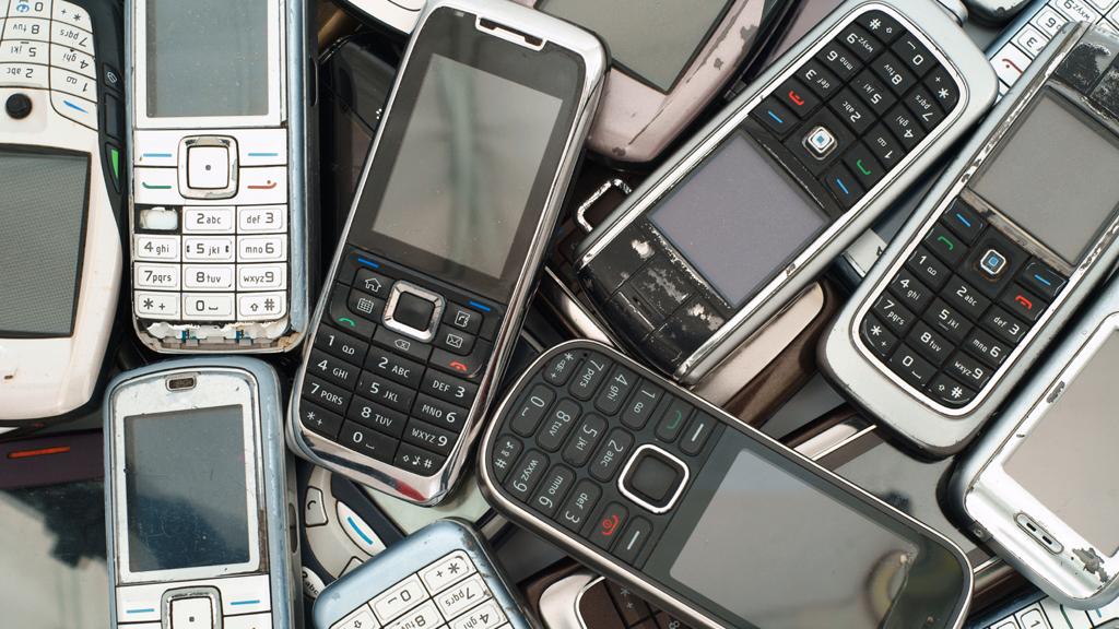 Brukte mobiltelefoner utgjør en trussel mot miljøet. Bare hver tiende blir resirkulert.
