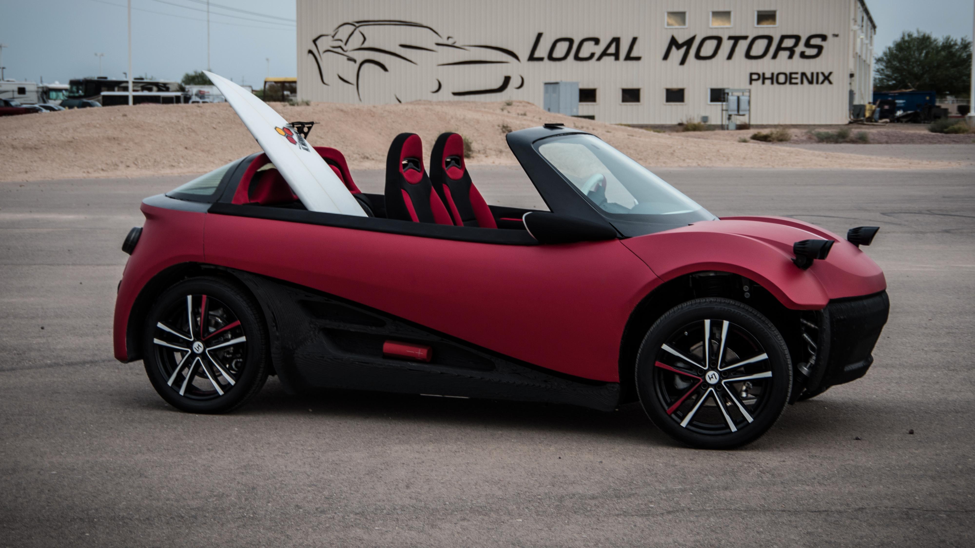 Dette er verdens første 3D-skrevne bil - og neste år kan du kjøpe den