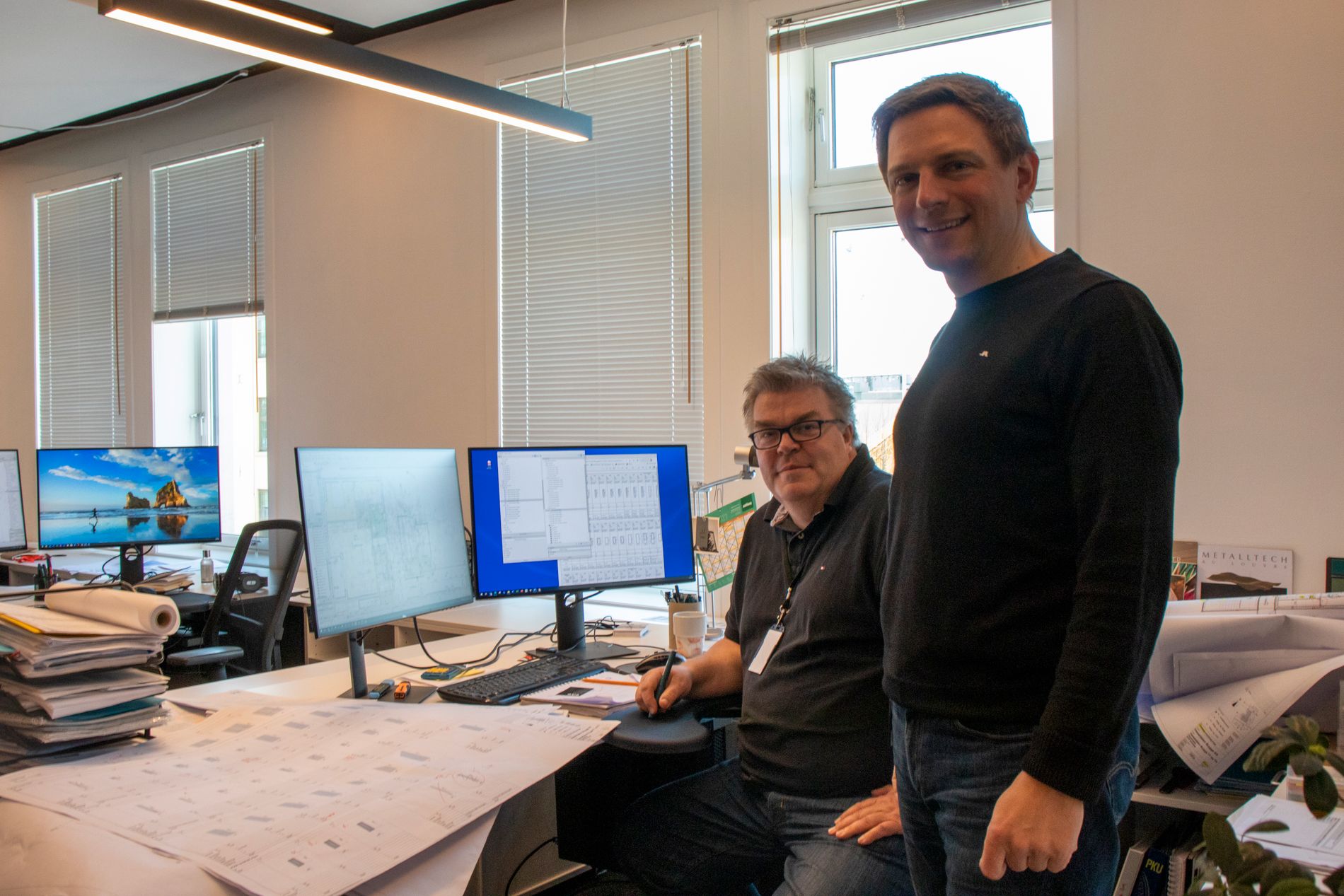 Arkitektene Even Olaisen og Gordon Röwer på kontoret til ENO i Kristiansand. 
