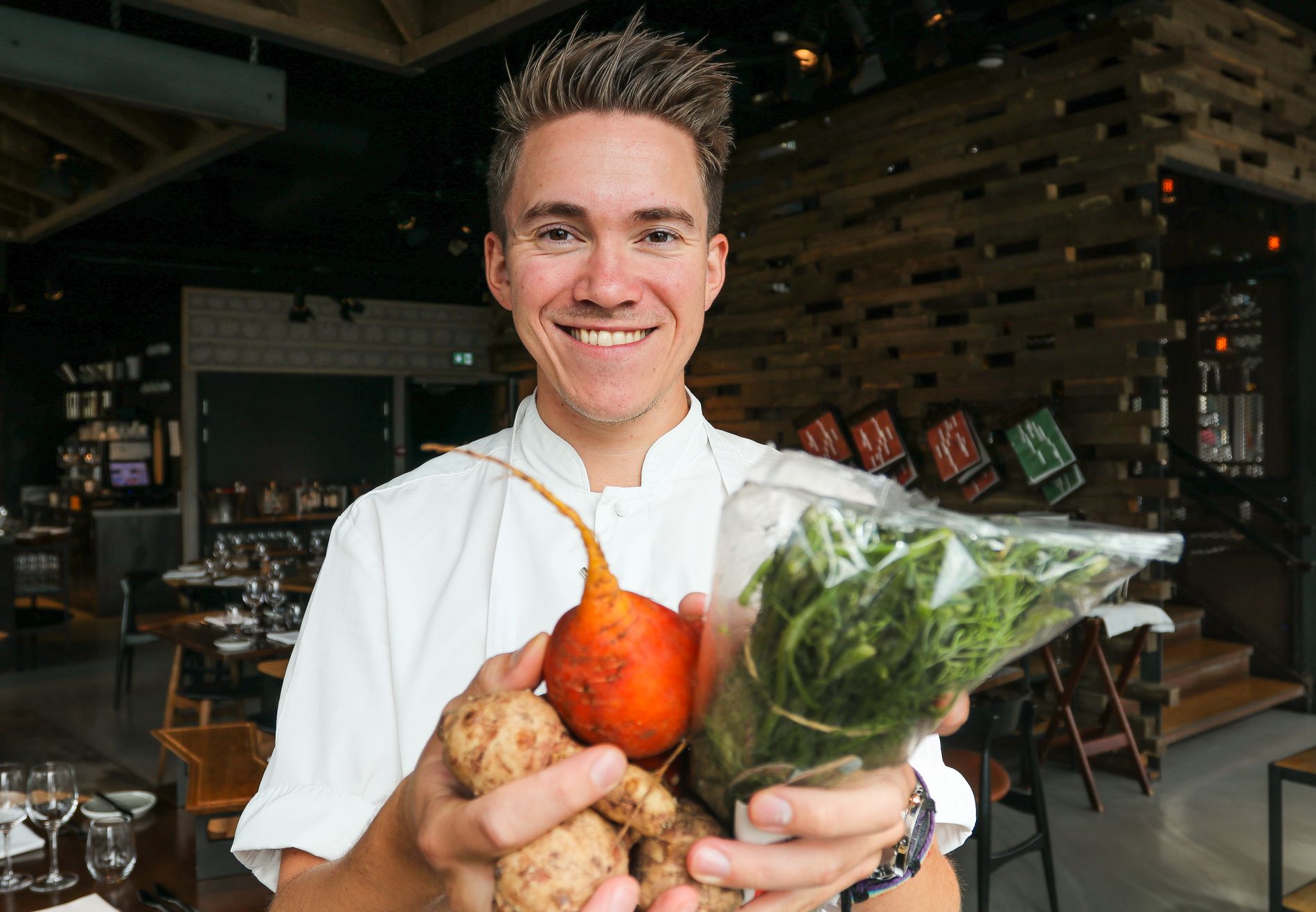 Christer Rødseth (28) jobber i dag som kjøkkensjef på restauranten Vaaghals i Oslo. Han er også kaptein på det norske kokkelandslaget. Som kokk og kjøkkensjef er han opptatt av å vise frem lokale råvarer og mindre produsenter, og samtidig øke bevisstheten rundt kortreist mat og hvordan folk selv kan tilberede norske og internasjonale retter med lokale produkter.