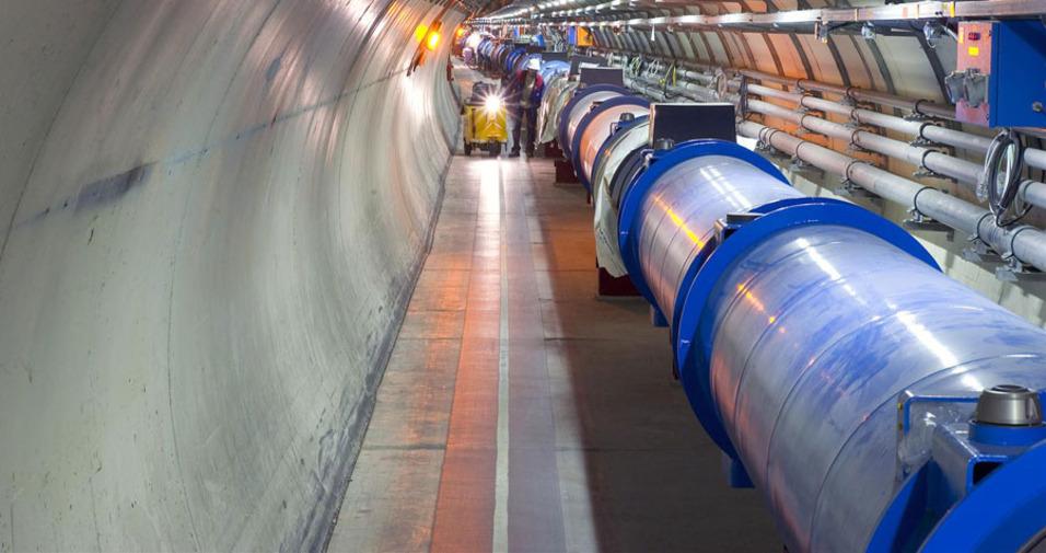 Partikkelakseleratorer er som regel veldig store, som her avbildede Large Hadron Collider, men kan nå kanskje komme i små utgaver, dog ikke med helt samme bruksområde. Foto: CERN