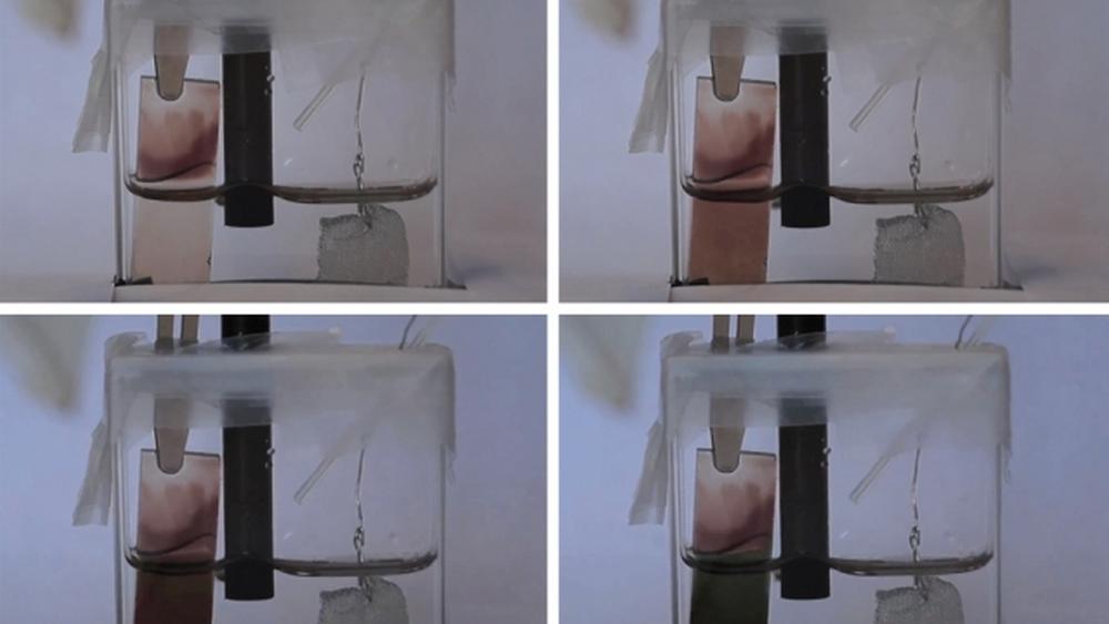 Forskere har laget glass som skifter fra gjennomsiktig til sort på et blunk