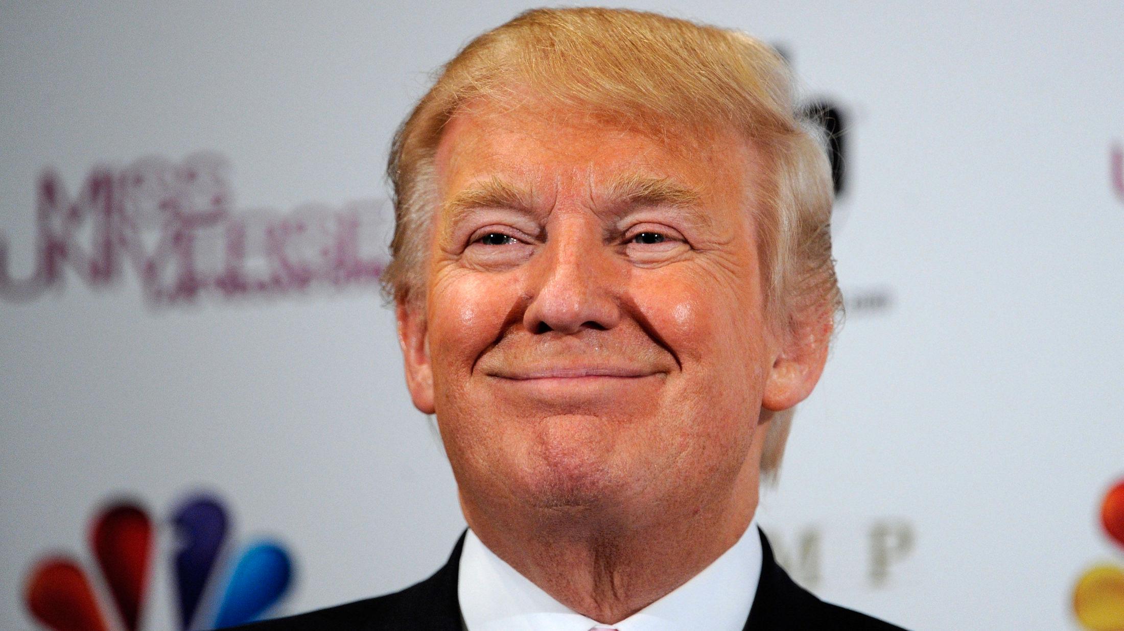 FORFENGELIG: Trump er tydelig opptatt av sitt eget utseende, men har måtte tåle mye sjikane for både sminke og hår. Foto: Getty Images
