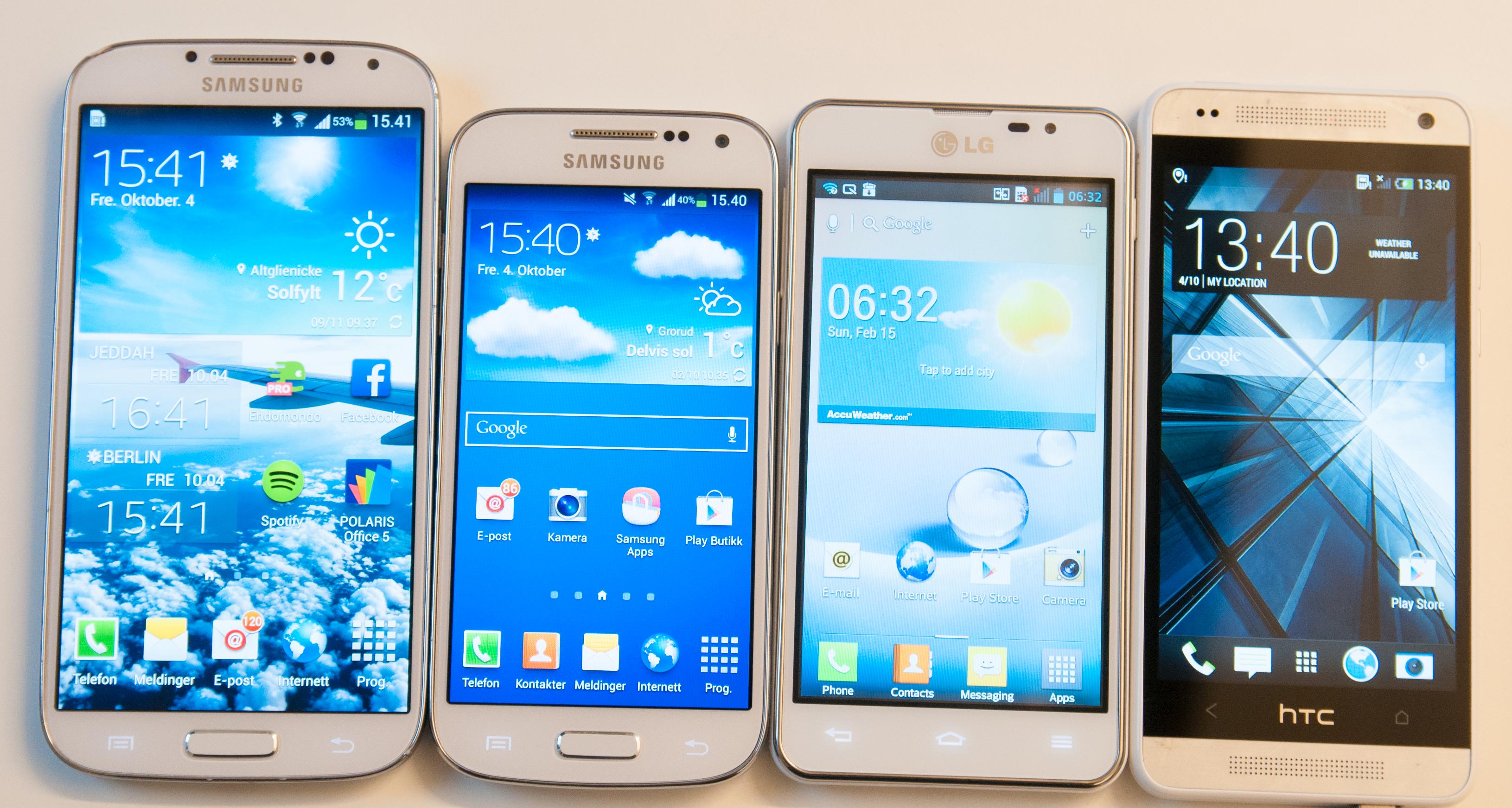 Fra venstre: Galaxy S4, Galaxy S4 Mini, LG Optimus F5 og HTC One Mini. Du får mer telefon for pengene uansett hvilket av alternativene du velger.Foto: Finn Jarle Kvalheim, Amobil.no