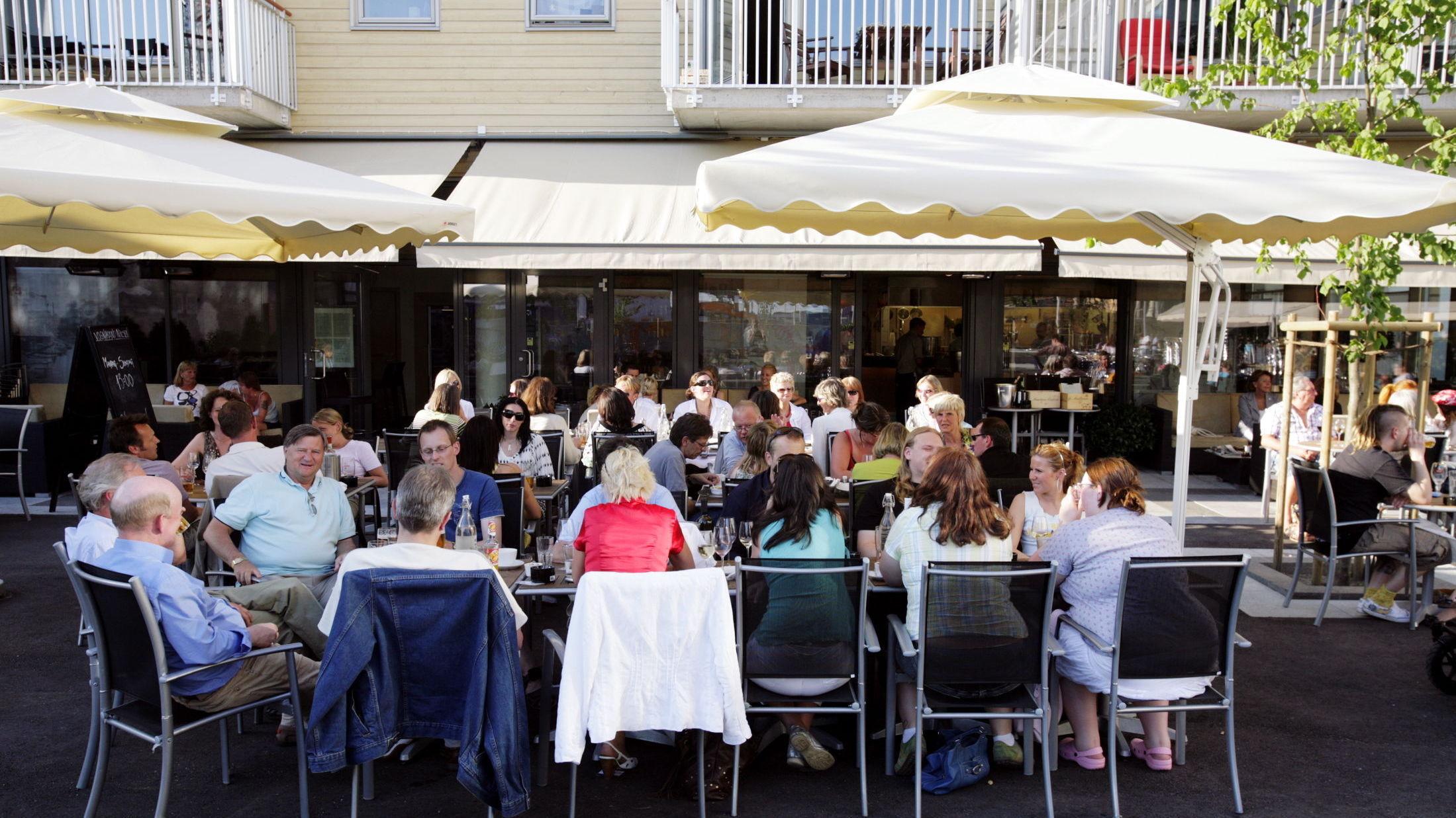 GRØNLANDS SJARM: Oslos bydeler trenger nabolagsrestauranter som både vil og kan. Som vil servere god mat uten å ruinere gjestene, og som kan skape litt fest på en hverdag – enten man skal spise eller ta seg et glass. Foto: Knut Erik Knudsen