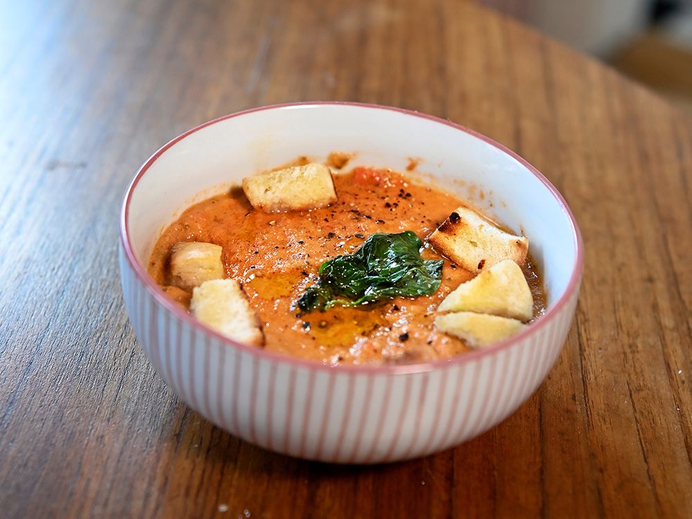 Nooshi Dadgostars (V) gazpacho med chili. 