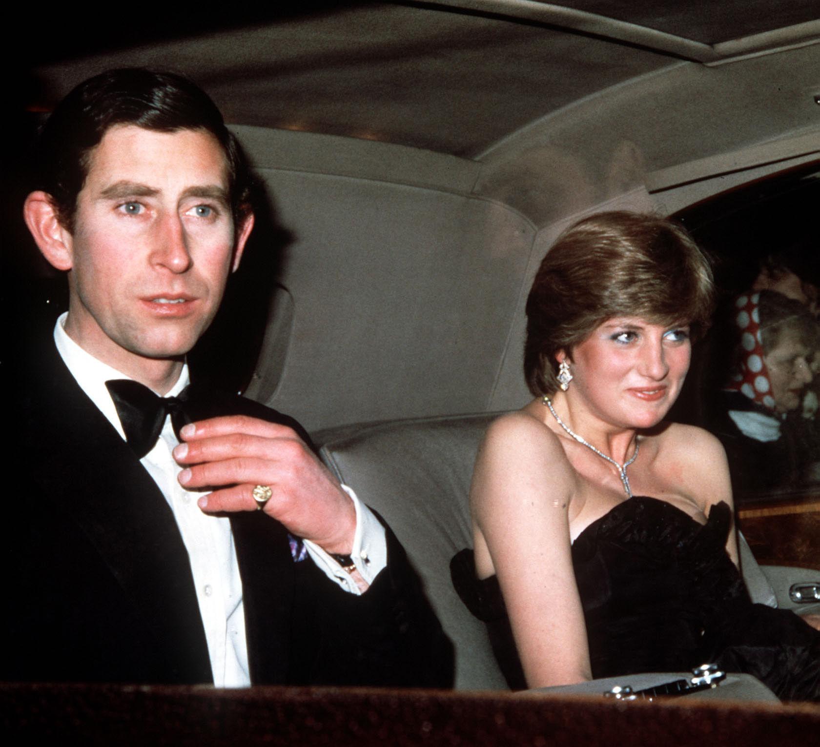 MATCHY: Her er Charles og Diana sammen i 1981 på sitt første offisielle oppdrag. Foto: PA Photos.