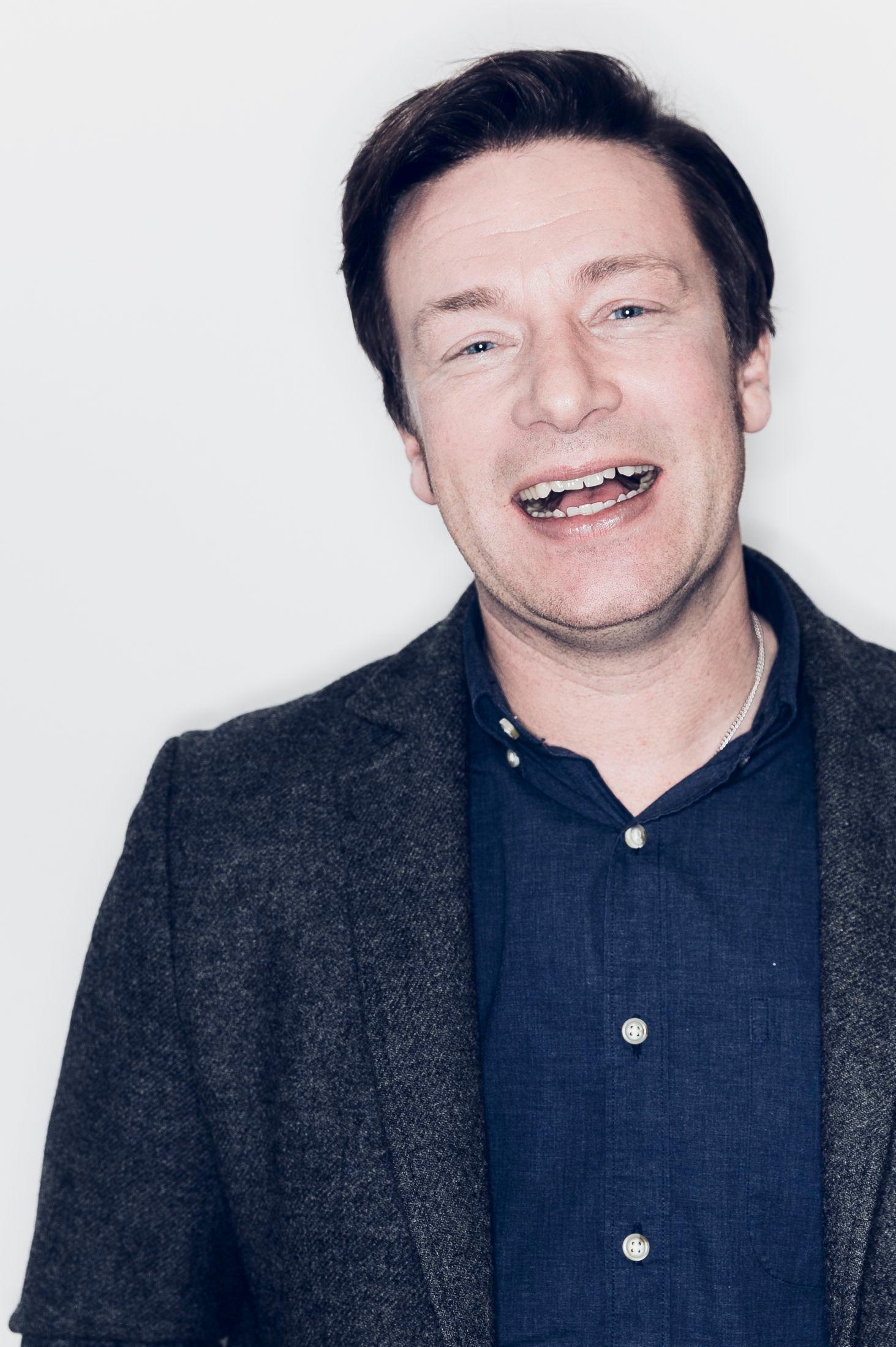FAMILIE: Jamie Oliver trekker fram venner, familie og kona og sier han har veldig heldig som har dem. Foto: Krister Sørbø/VG