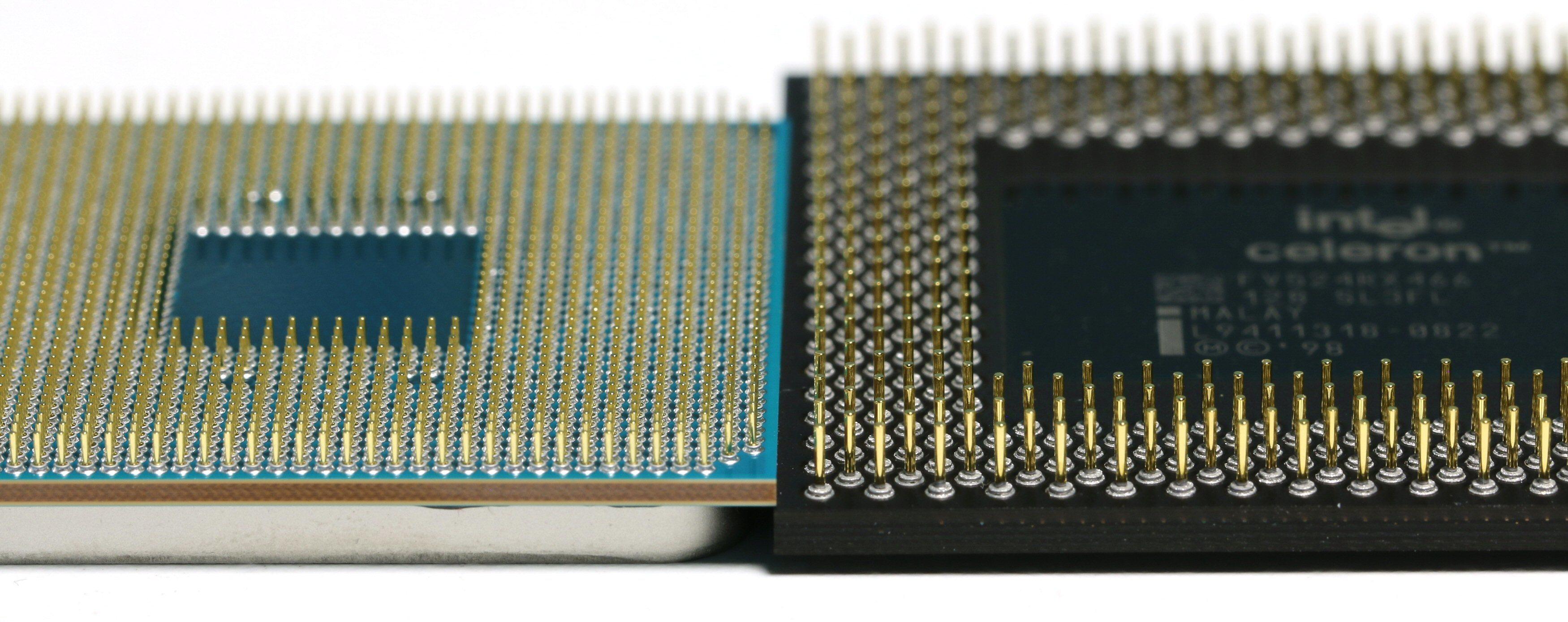 Pinnene pakkes litt tettere på nye AMD Ryzen enn på den gamle Celeron-prosessoren lagd for Socket 370.