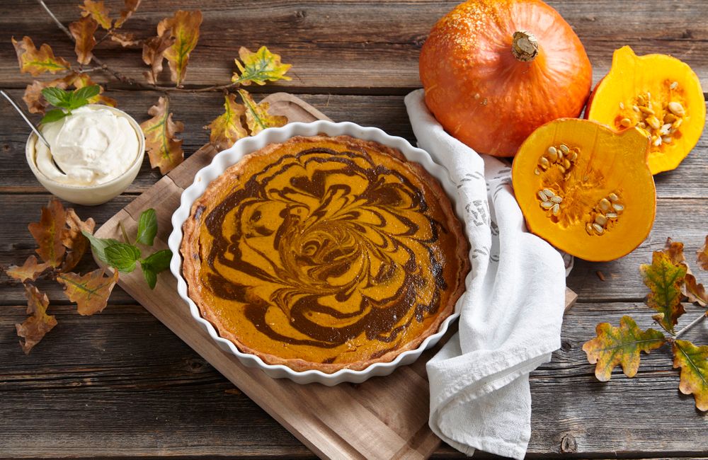 Den amerikanske klassikeren «pumpkin pie» er vanlig å bake til Thanksgiving, men også fin å lage til halloween.