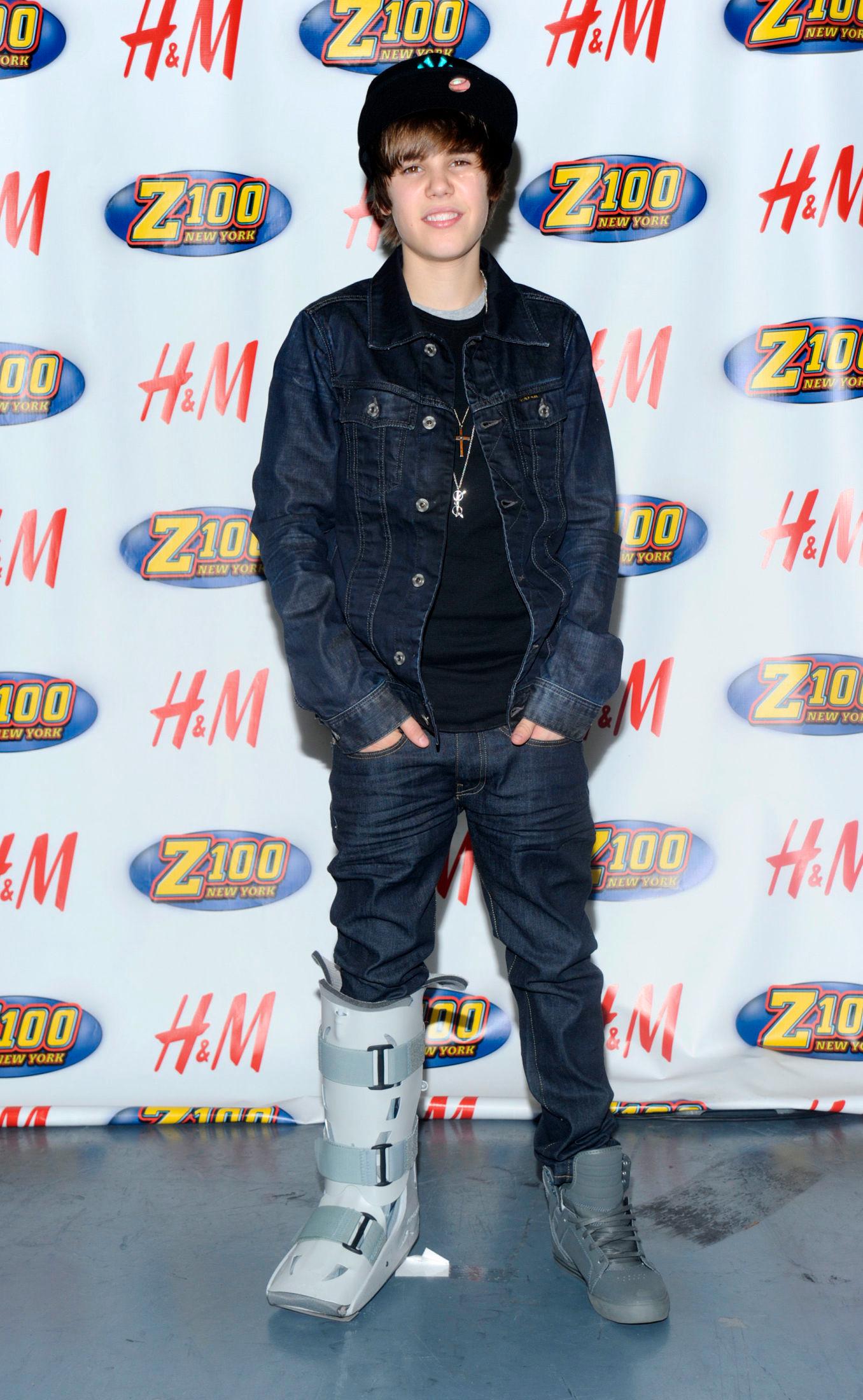 DENIM ON DENIN: Bieber er fan jeans. På et event i 2009 gikk han for jeans med matchende jakke. 