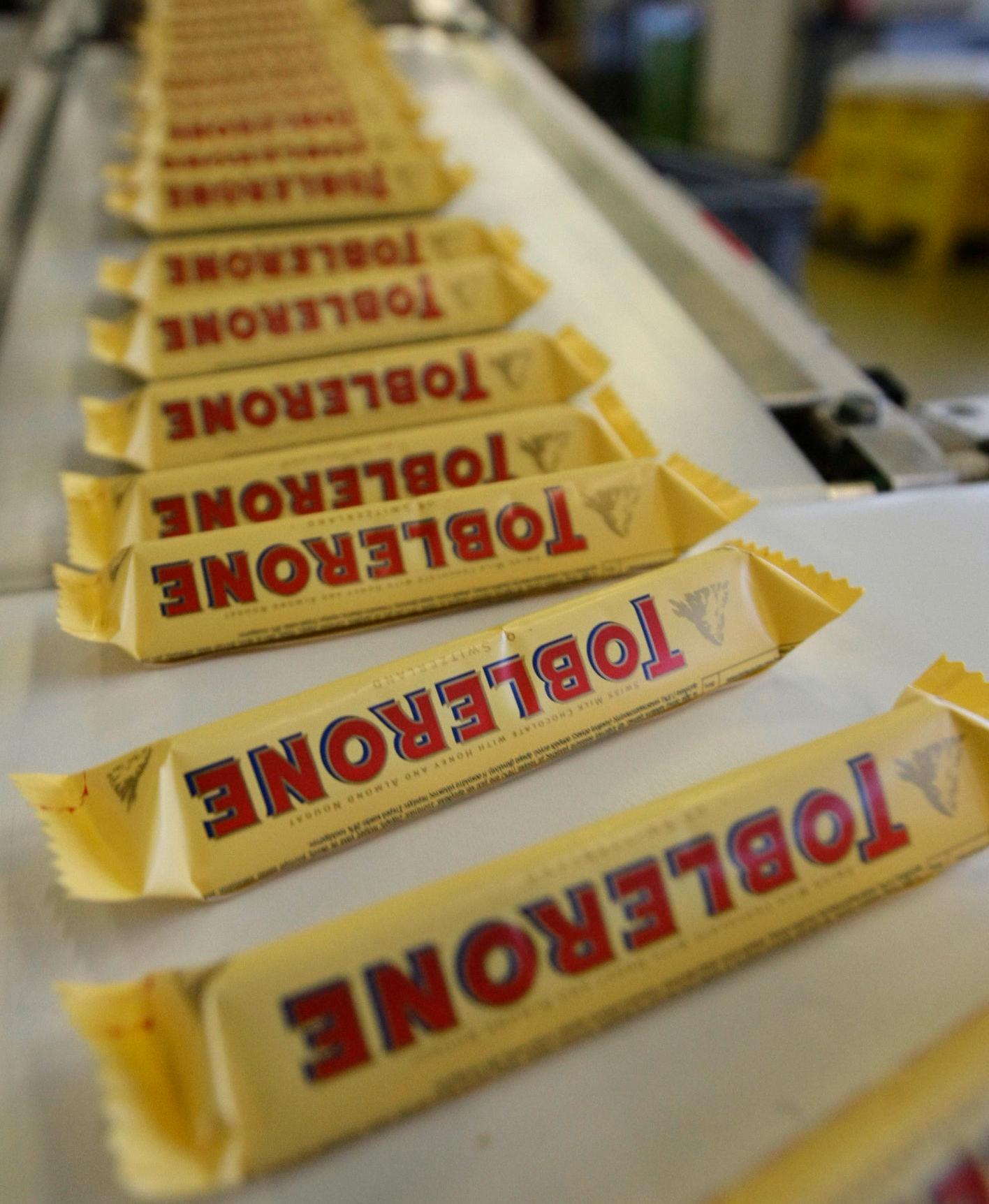 KARAKTERISTISK: Fra Toblerone-fabrikken i Bern. Foto: Reuters Creative