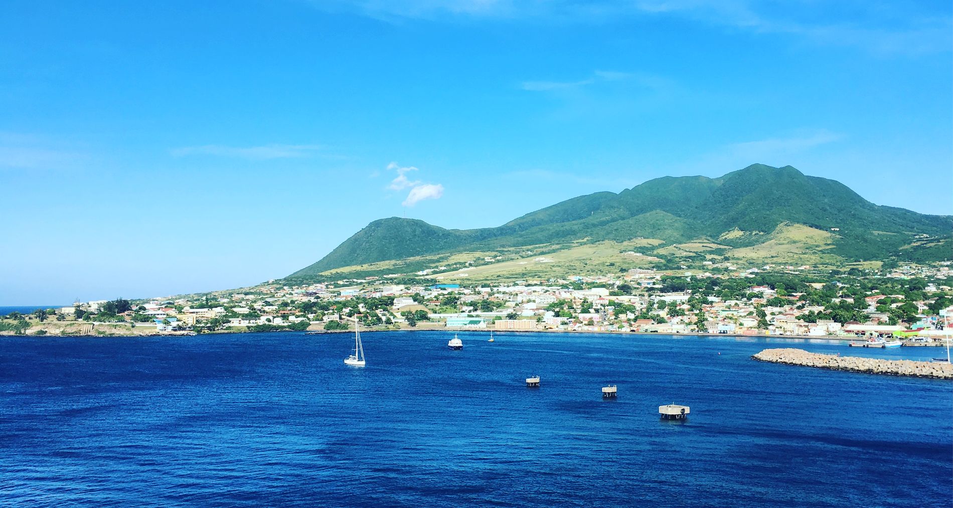 SE VERDEN I VINTER: Med Ving kan du reise til blant annet Mauritius, Thailand og Kanariøyene denne vinteren. Eller hva med et cruise i Karibia? På bildet ser du Saint Kitts.