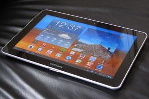 Bør føle seg truet: Samsungs nettbrett Galaxy Tab 10.1.